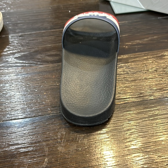 Moncler slides - Picture 4 of 6